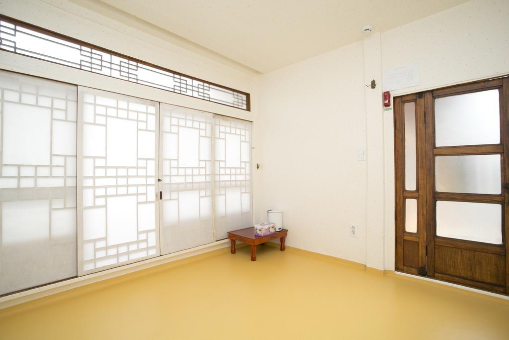Nuri Hanok Guesthouse Seoul Bagian luar foto